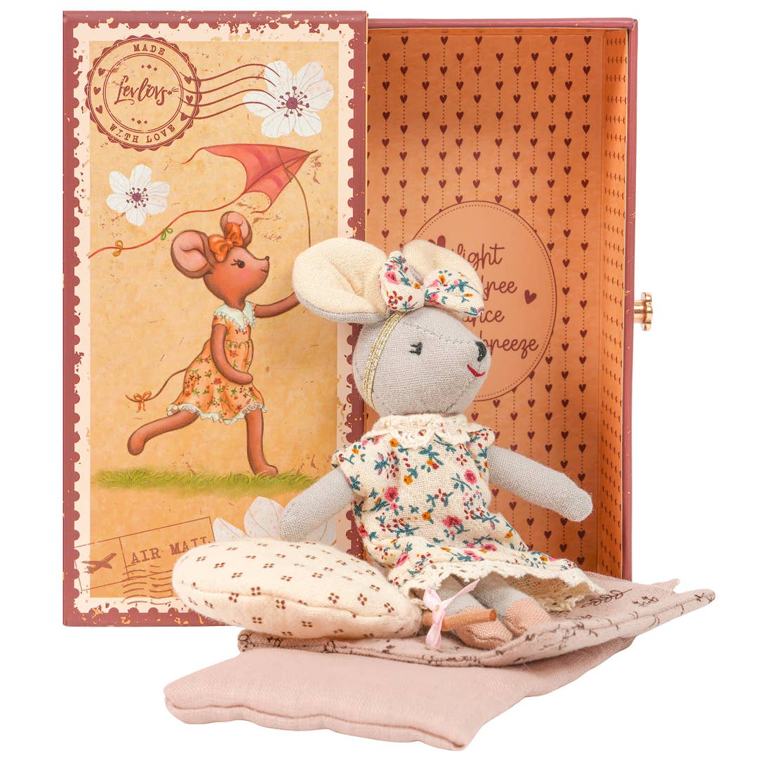 Mouse Chloe in Stamp Box